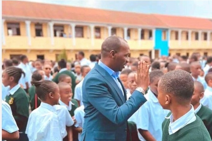 RDC-GOMA: Visite du vice-gouverneur Willy Manzi nommé par l'AFC-M23 pour assurer la sécurité des écoles à Goma.