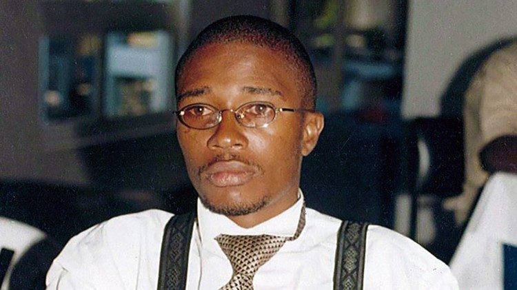 Par William Mahazi – Blog‑Genie.com Blog génie Floribert Bwana Chui béatifié : un exemple de vertu et de justice révélé dans le discours du Cardinal Semeraro et du Pape