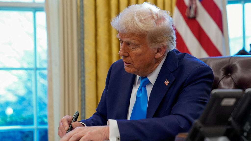 w1024-p16x9-2025-02-06T195710Z_619966088_RC2VNCAIY8FL_RTRMADP_3_USA-TRUMP-MIGRATION-LAWSUIT-BIRTHRIGHT « Trump choisit ses Africains » : Que cache l’invitation surprise de cinq présidents africains à la Maison Blanche ?